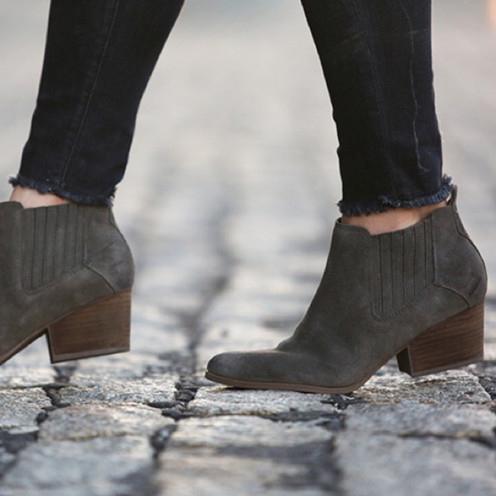 crown vintage lachlan chelsea boot